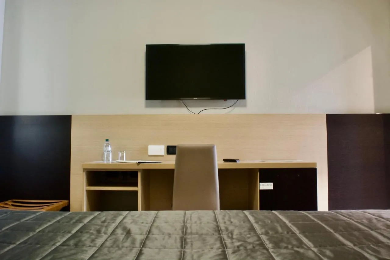 Autosole 2 Hotel Milão